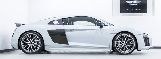 Audi R8 side