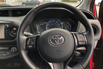 Toyota Yaris  Design Hybrid 