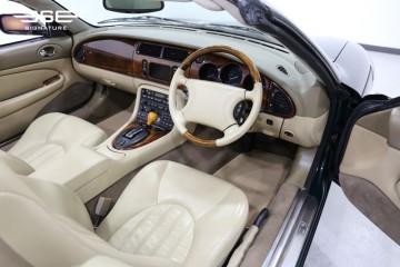 Jaguar XK R 